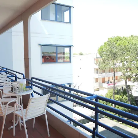 Condominio Tonin B アパート