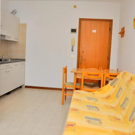 Condominio Tonin B アパート *