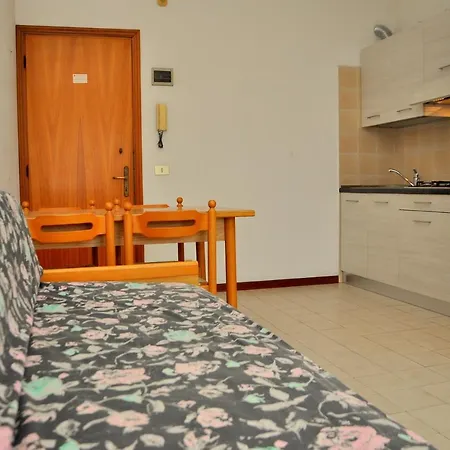 Condominio Tonin B アパート